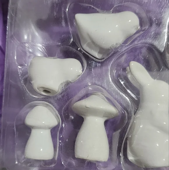 💥4 for $20💥White Ceramic Easter Figurines Set - Picture 5 of 5